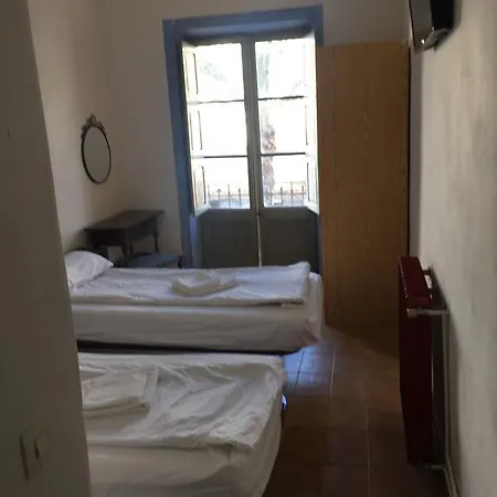 Central Hostal
